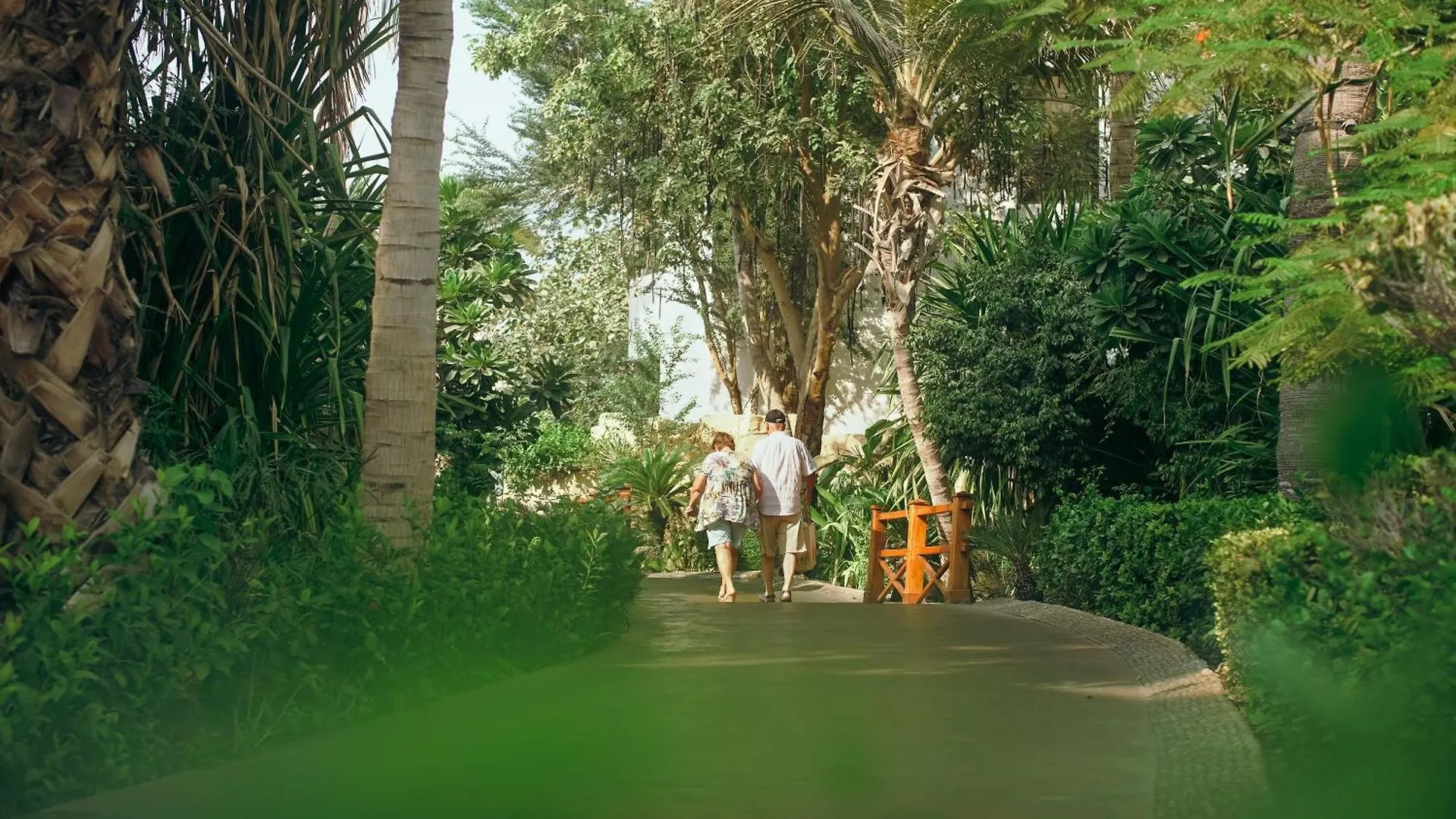 Dubai Marine Beach Resort & Spa
