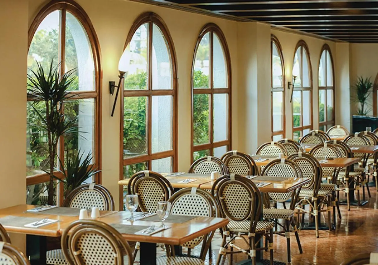 *****  Dubai Marine Beach Resort & Spa United Arab Emirates