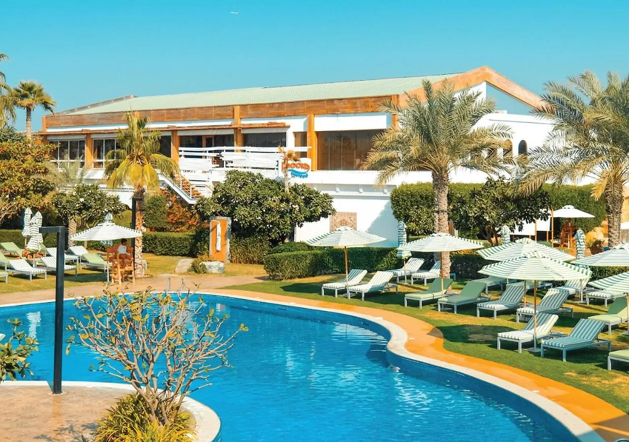 Dubai Marine Beach Resort & Spa 5*,