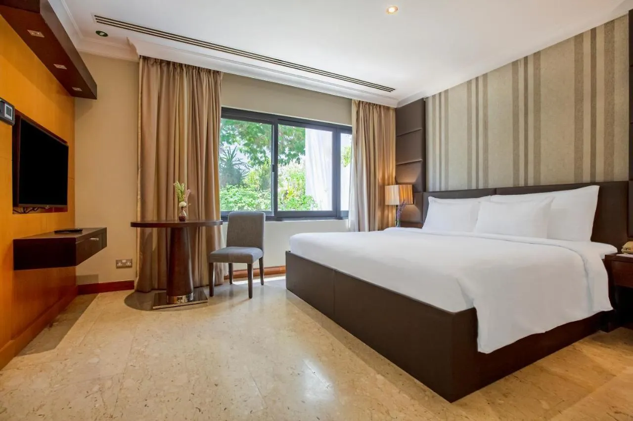 *****  Dubai Marine Beach Resort & Spa United Arab Emirates